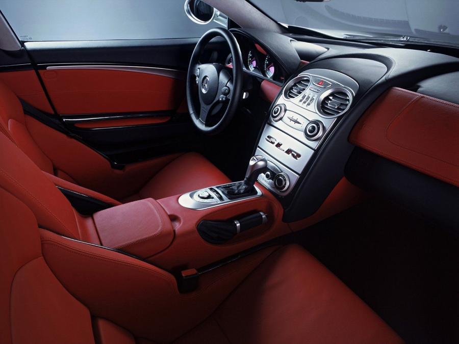  Mercedes-Benz SLR McLaren 2004 года  (фото 12 из 175)